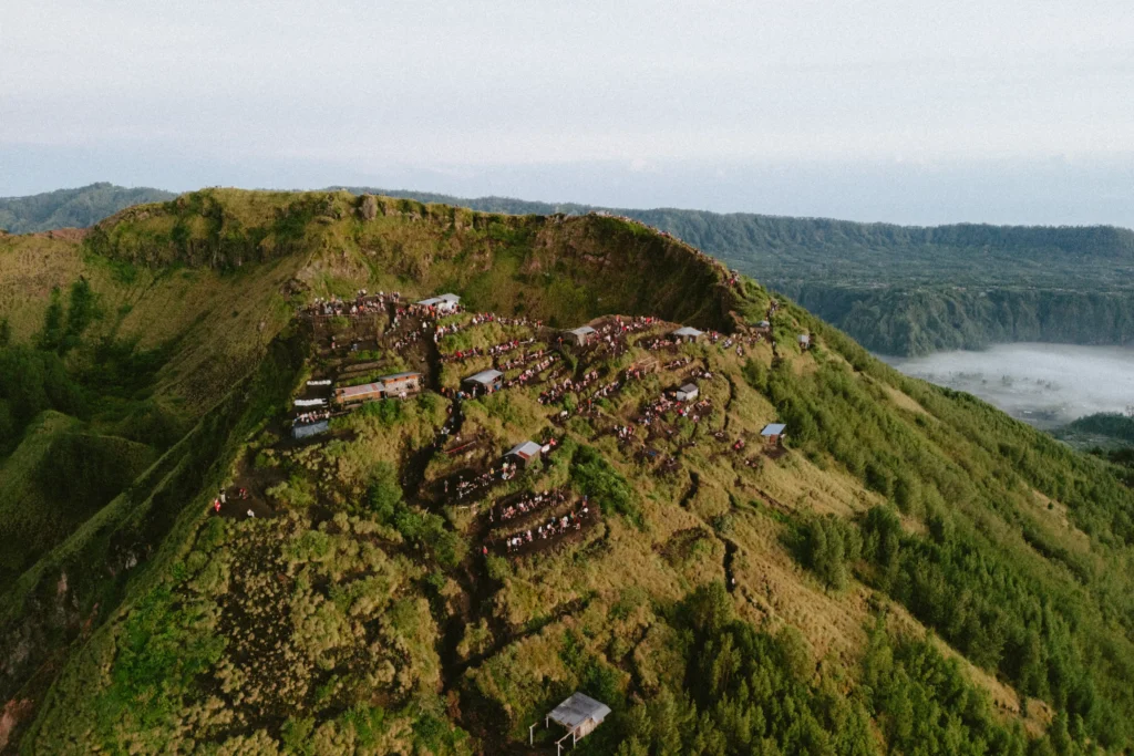 Vue au drone du volcan Batur